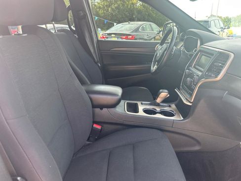Used 2017 Jeep Grand Cherokee Laredo w/ Quick Order Package 2BE RWD image 23