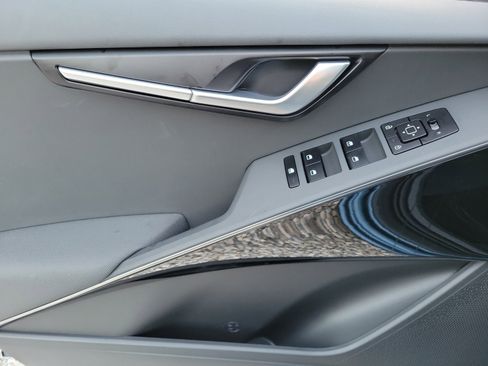 New 2026 Kia Niro Wind FWD image 13