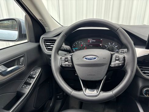 Used 2022 Ford Escape SEL image 19
