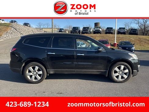 Used 2016 Chevrolet Traverse LT w/ Style and Technology Package image 1