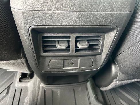 Used 2024 Chevrolet Colorado LT w/ LT Convenience Package II AWD/4WD image 13