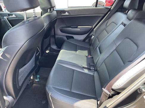 Used 2022 Kia Sportage Nightfall Edition image 7