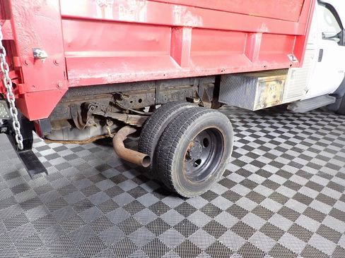 Used 2007 Ford F550 2WD Regular Cab Super Duty image 22