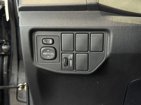 Used 2013 Toyota Prius Persona Series FWD image 18