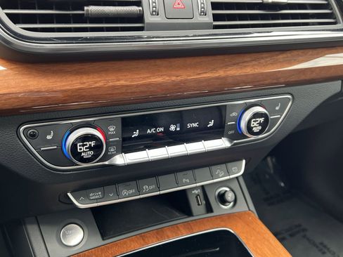 Used 2023 Audi Q5 2.0T Premium w/ Convenience Package image 22