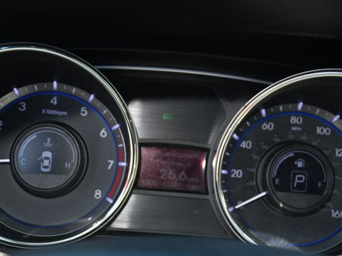 Used 2013 Hyundai Sonata Limited w/ Premium Pkg FWD image 14