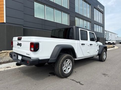 Used 2020 Jeep Gladiator Sport w/ Quick Order Package 24S AWD/4WD image 3