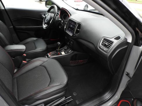 Used 2021 Jeep Compass Trailhawk AWD/4WD image 7