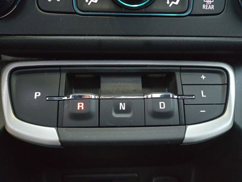 Used 2022 GMC Terrain SLT w/ Elevation Edition image 25