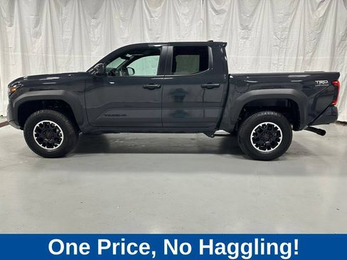Used 2026 Toyota Tacoma TRD Off-Road AWD/4WD image 4