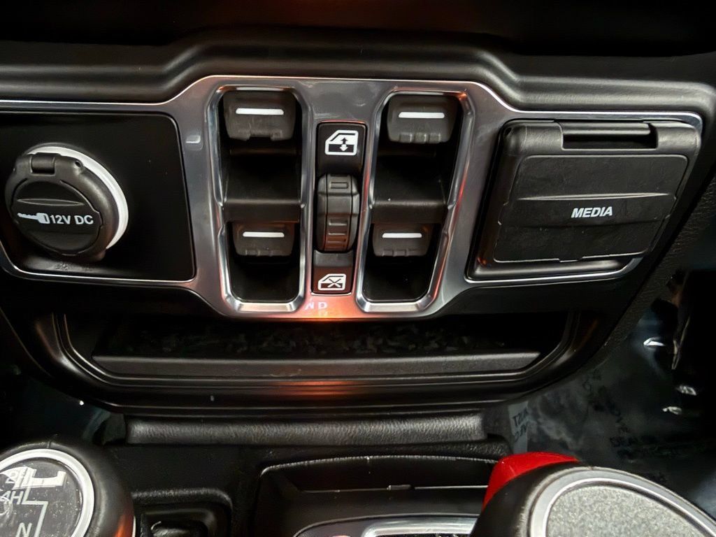 Used 2021 Jeep Gladiator Overland w/ Uconnect 4C Nav & Sound Group AWD/4WD image 39