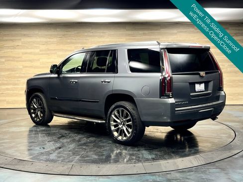 Used 2019 Cadillac Escalade Premium Luxury w/ Escalade Sport Edition AWD/4WD image 17