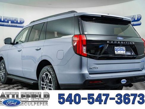 New 2026 Ford Expedition Active image 4