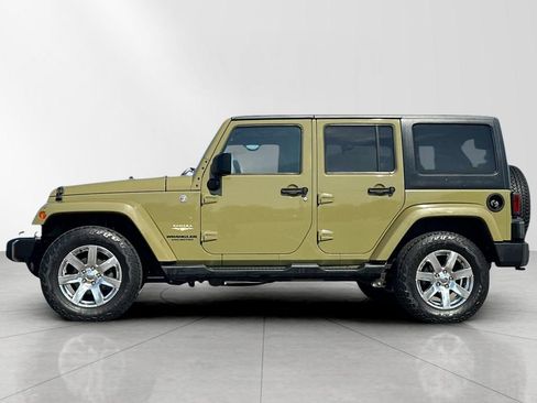 Used 2013 Jeep Wrangler Unlimited Sahara w/ Connectivity Group AWD/4WD image 3