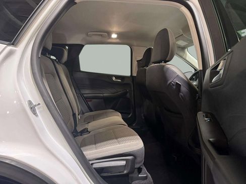 Used 2021 Ford Escape SE image 21