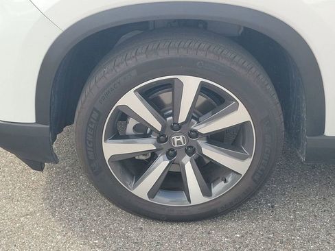 Used 2023 Honda Pilot Touring image 17