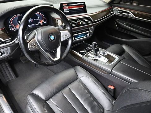 Used 2020 BMW 740i xDrive 740i xDrive w/ Cold Weather Package image 17