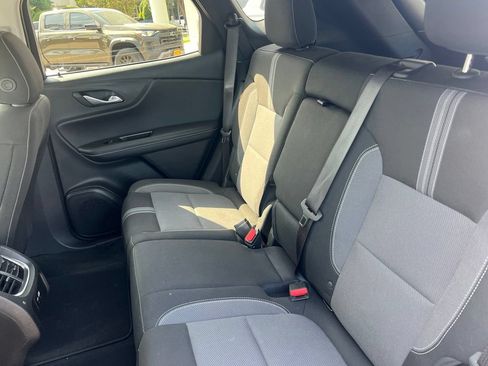 Used 2025 Chevrolet Blazer LT FWD image 21