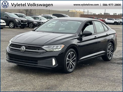 Used 2022 Volkswagen Jetta Sport image 5