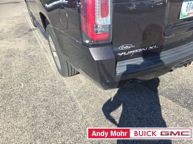 Used 2017 GMC Yukon XL SLT w/ Open Road Package AWD/4WD image 10