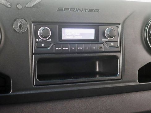 Used 2025 Mercedes-Benz Sprinter 2500 image 14