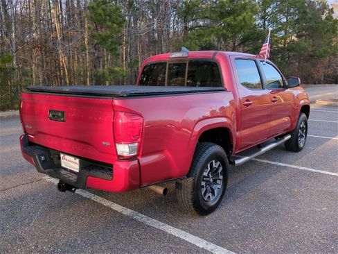 Used 2017 Toyota Tacoma SR image 4