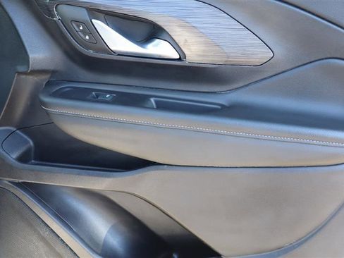 Used 2024 GMC Terrain SLE image 10