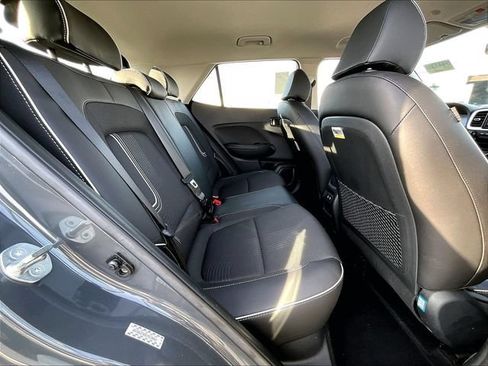 Used 2024 Hyundai Venue Limited FWD image 16