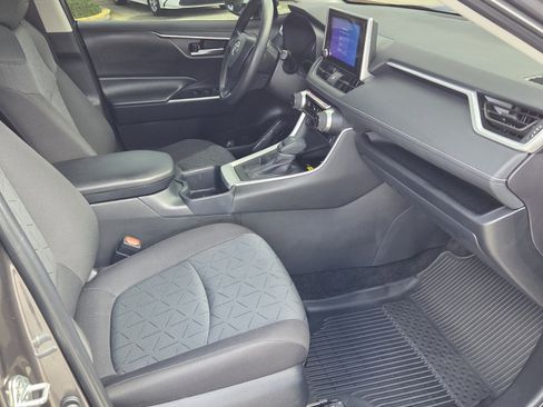 Used 2025 Toyota RAV4 XLE image 11
