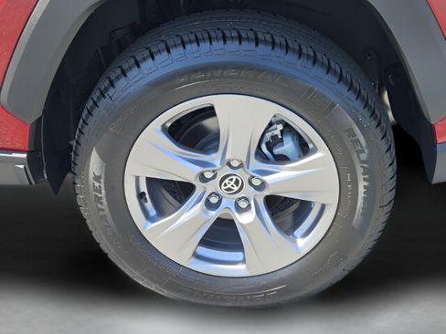 Used 2023 Toyota RAV4 LE AWD/4WD image 26