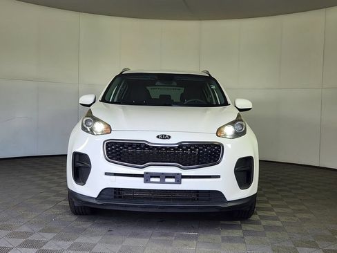 Used 2019 Kia Sportage LX w/ Option Group 017 FWD image 2