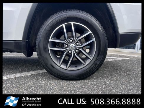 Used 2018 Jeep Grand Cherokee Limited AWD/4WD image 32
