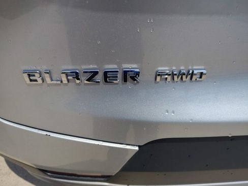 Used 2022 Chevrolet Blazer LT AWD/4WD image 11