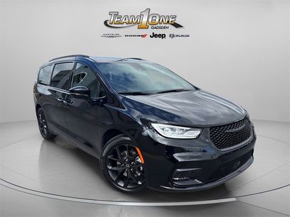New 2026 Chrysler Pacifica Select