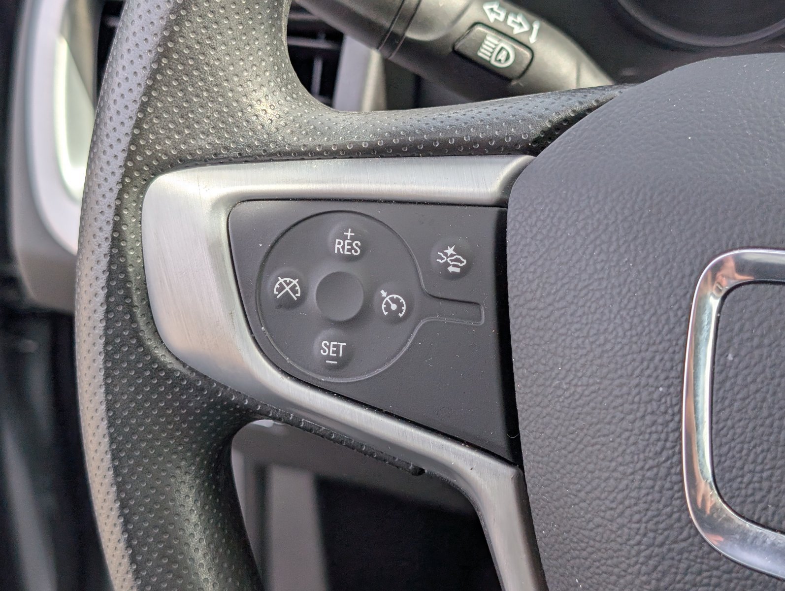 Used 2023 GMC Terrain SLE w/ Driver Convenience Package FWD image 25