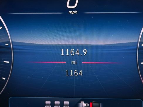 Used 2025 Mercedes-Benz GLC 300 image 16