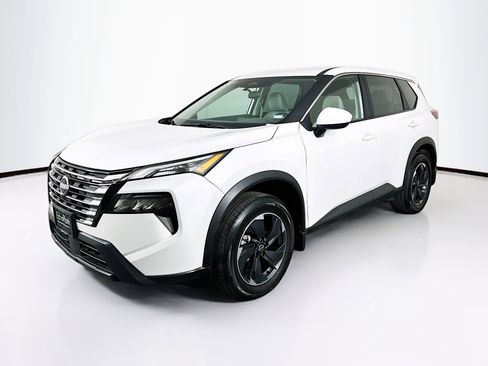 Used 2025 Nissan Rogue SV FWD image 3