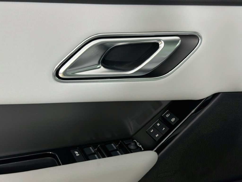New 2026 Land Rover Range Rover Velar S AWD/4WD image 18