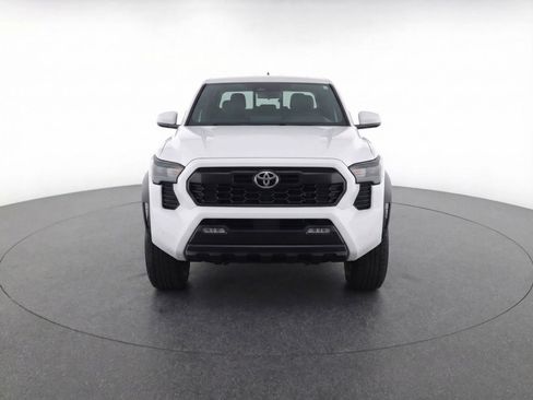 Used 2025 Toyota Tacoma TRD Off-Road image 2