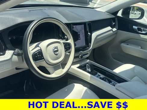 Used 2024 Volvo XC60 B5 Plus AWD/4WD image 15