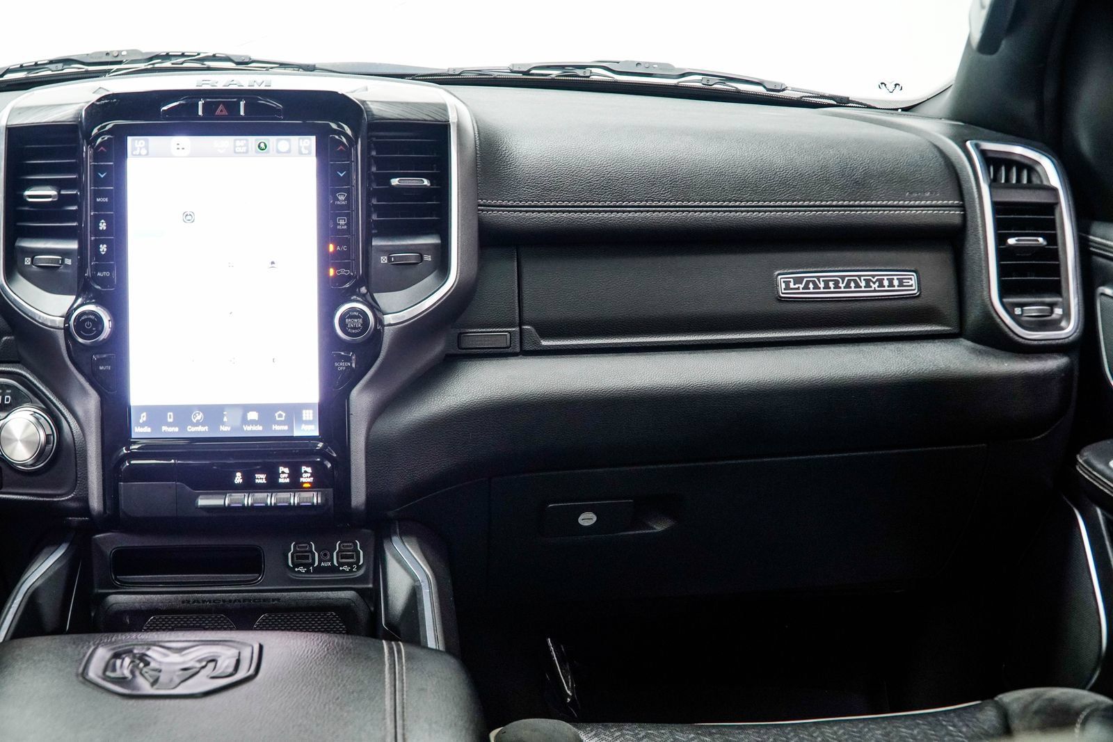 Used 2023 RAM 1500 Laramie AWD/4WD image 19