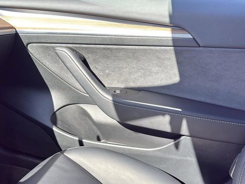 Used 2023 Tesla Model 3 Performance image 24