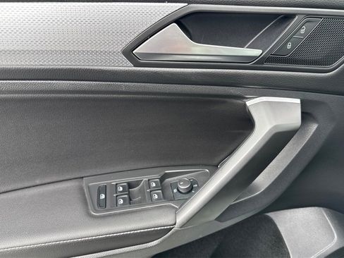 Used 2024 Volkswagen Tiguan S image 11