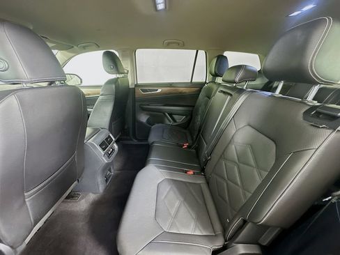 Used 2024 Volkswagen Atlas SE AWD/4WD image 23