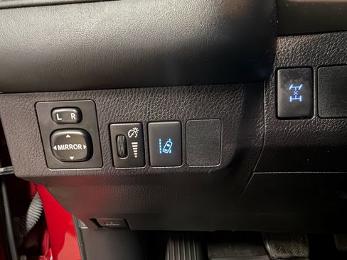 Used 2018 Toyota RAV4 XLE w/ Plus Extra Value Package image 14