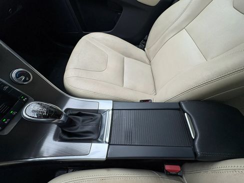 Used 2016 Volvo XC60 T6 w/ Proximity Package AWD/4WD image 47