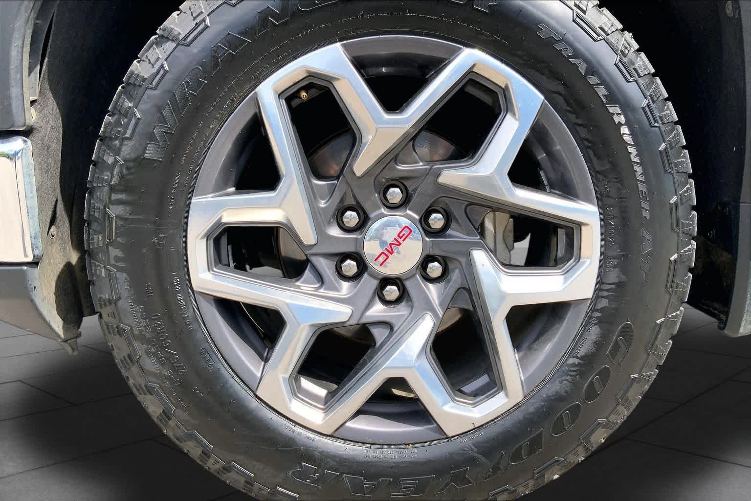 Used 2023 GMC Sierra 1500 SLT AWD/4WD image 11