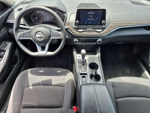 Used 2025 Nissan Altima 2.5 SV AWD/4WD image 26
