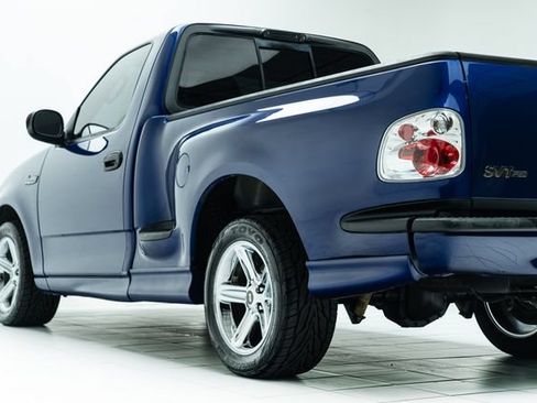 Used 2003 Ford F150 Lightning RWD image 19