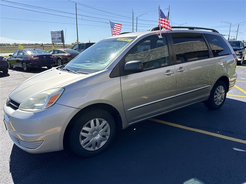 Used 2004 Toyota Sienna LE FWD image 3